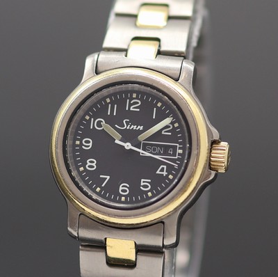 27122800a - SINN Damenarmbanduhr in Titan, Schweiz um 1995, Automatik, beids. vergl., z. T. verg. ...