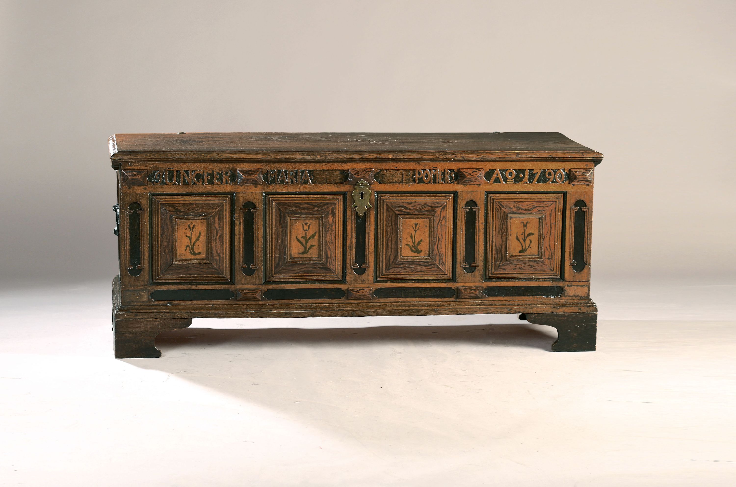 Image 27122943 - Barock Truhe, dat. 1790, norddeutsch, Front mit 4 Kissenfüllungen und intarsierten ...