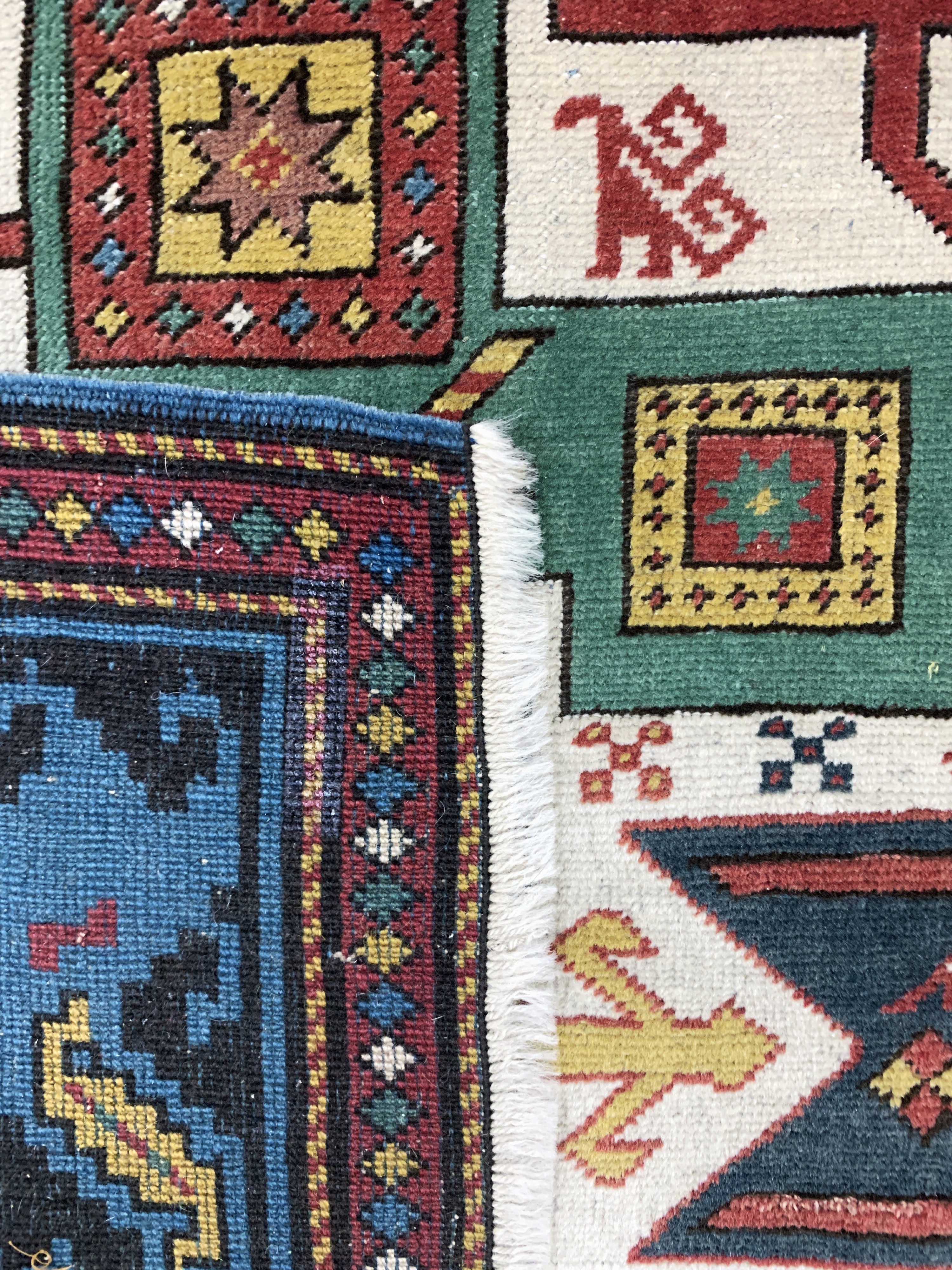 Detail j: Kopie eines"Stern-Kazak", Türkei, Ende 20.Jhd, Wolle auf Wolle, ca. 270 x 210 cm Reinigungsbedürftig, EHZ: 3