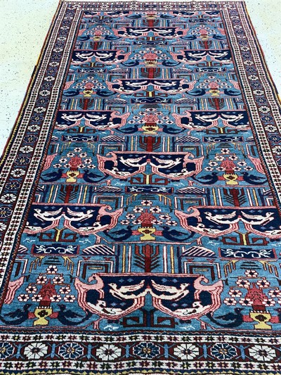 27122954f - Schirwan alt, Kaukasus, Mitte 20.Jhd, Wolleauf Baumwolle, ca. 255 x 165 cm, EHZ: 2-3 ...