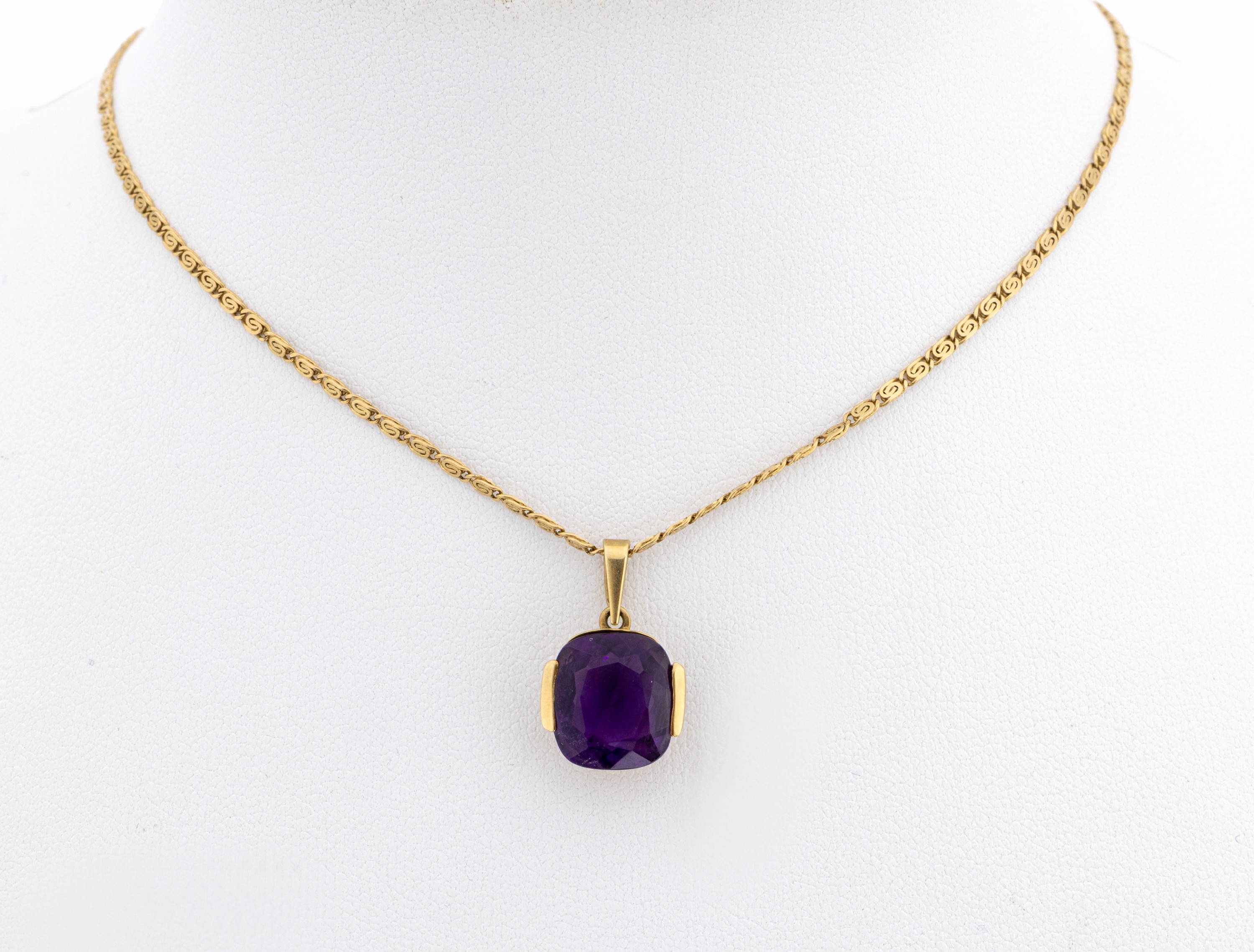Image 27123369 - 14 kt gold amethyst-pendant , YG 585/000, amethyst in cushion-cut, nice colour, with ...