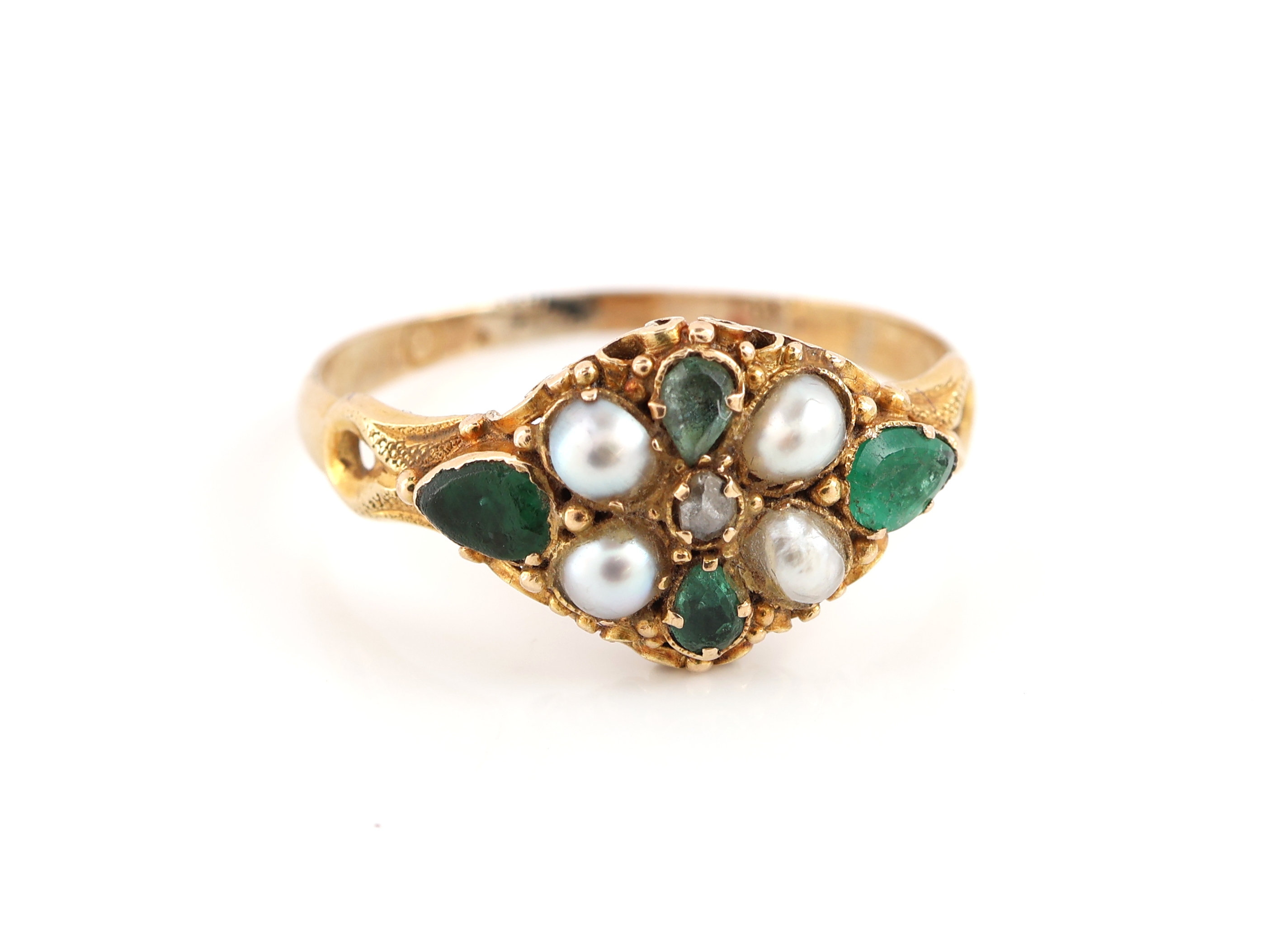 Detail a: 18 kt Gold Smaragd-Perl-Diamant-Ring, wohl England um 1900, GG 750/000 gepr., 4 kl. facett. Smaragdtropfen, 4 barocke Perlen, 1 kl. Diamantrose, RW ...