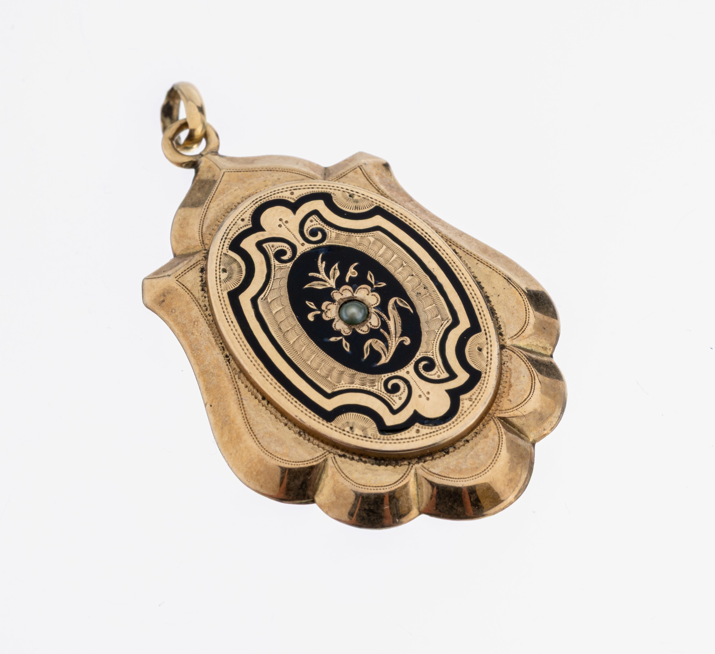 Image 27123387 - 14 kt Gold Medaillon-Anhänger, um 1860-80, GG 585/000 gepr., geschweifte Grundform mit ...