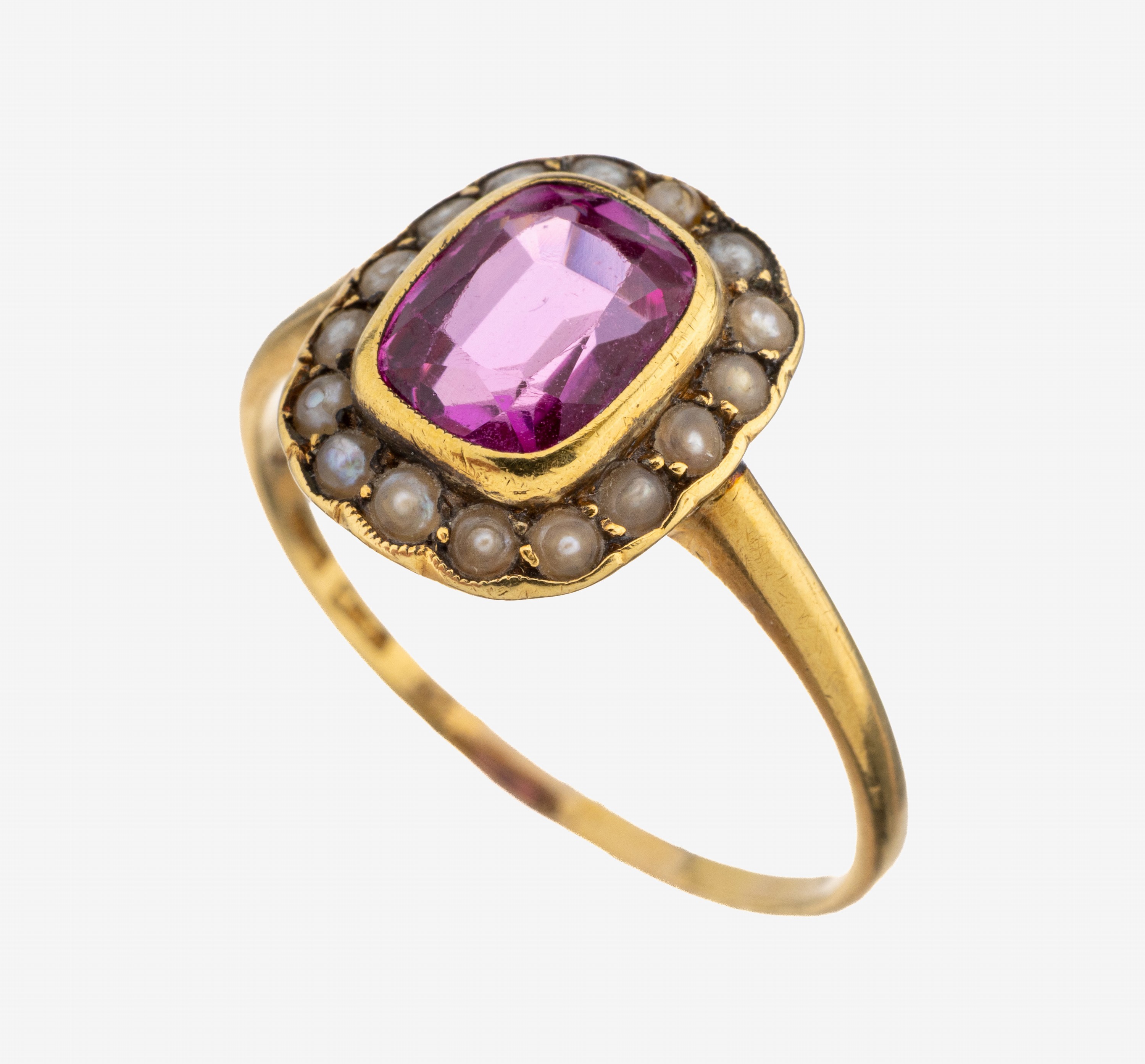 Image 27123399 - 14 kt Gold Perl-Ring, um 1910, GG 585/000 gepr., mittig pinkfarb. Synthese ...