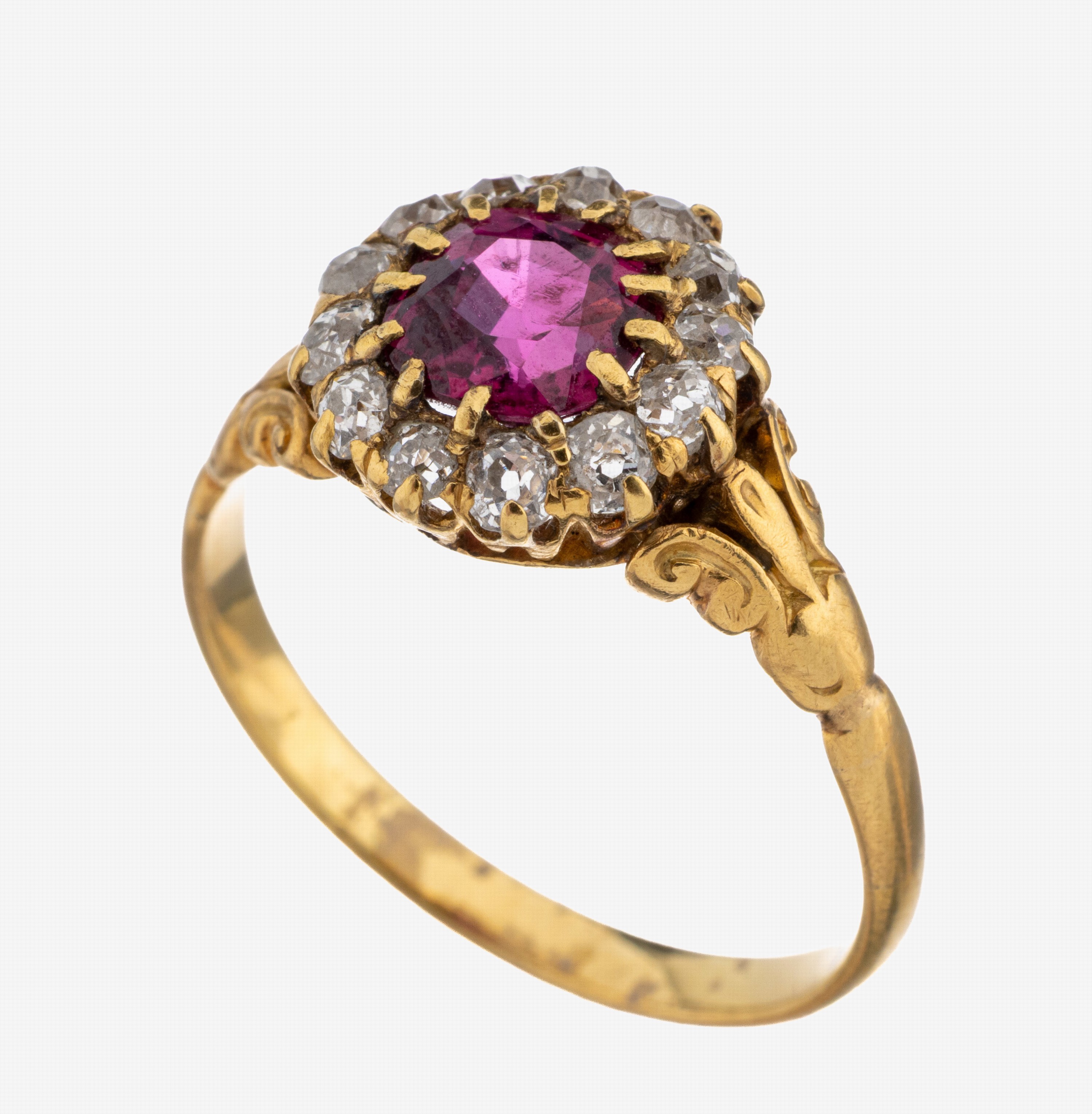 Image 27123409 - 18 kt Gold Rubin-Diamant-Ring, um 1890-1900, GG 750/000, mittig kissenf. Rubin ca. 1.10 ...