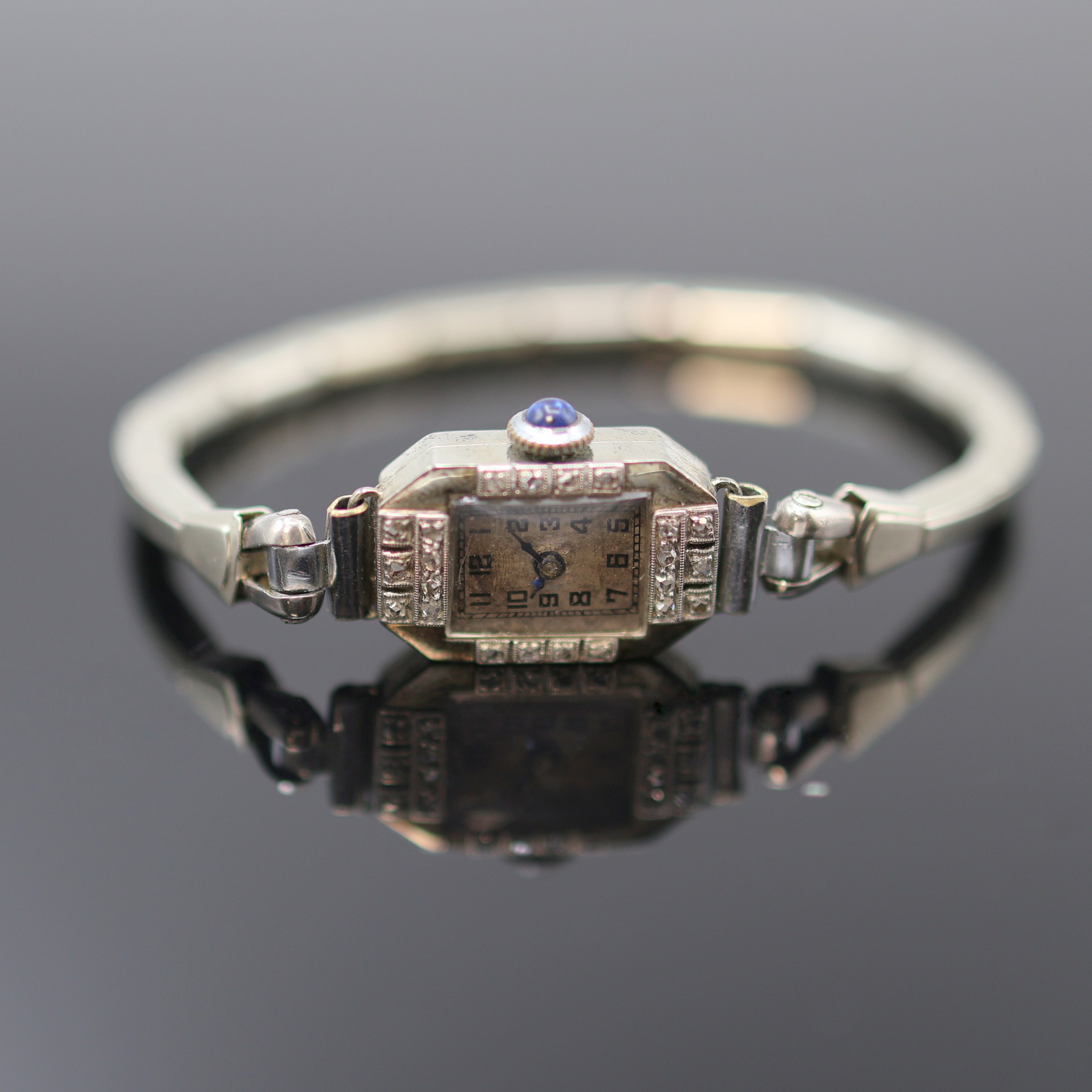 Detail a: 3 Art-Deco Damenarmbanduhren 2x in WG 585/000 und 1x 10k Gold filled, Schweiz um 1925- 1935, Handaufzug, 2x Scharniergeh., 1x Boden aufgedr., silb. ...
