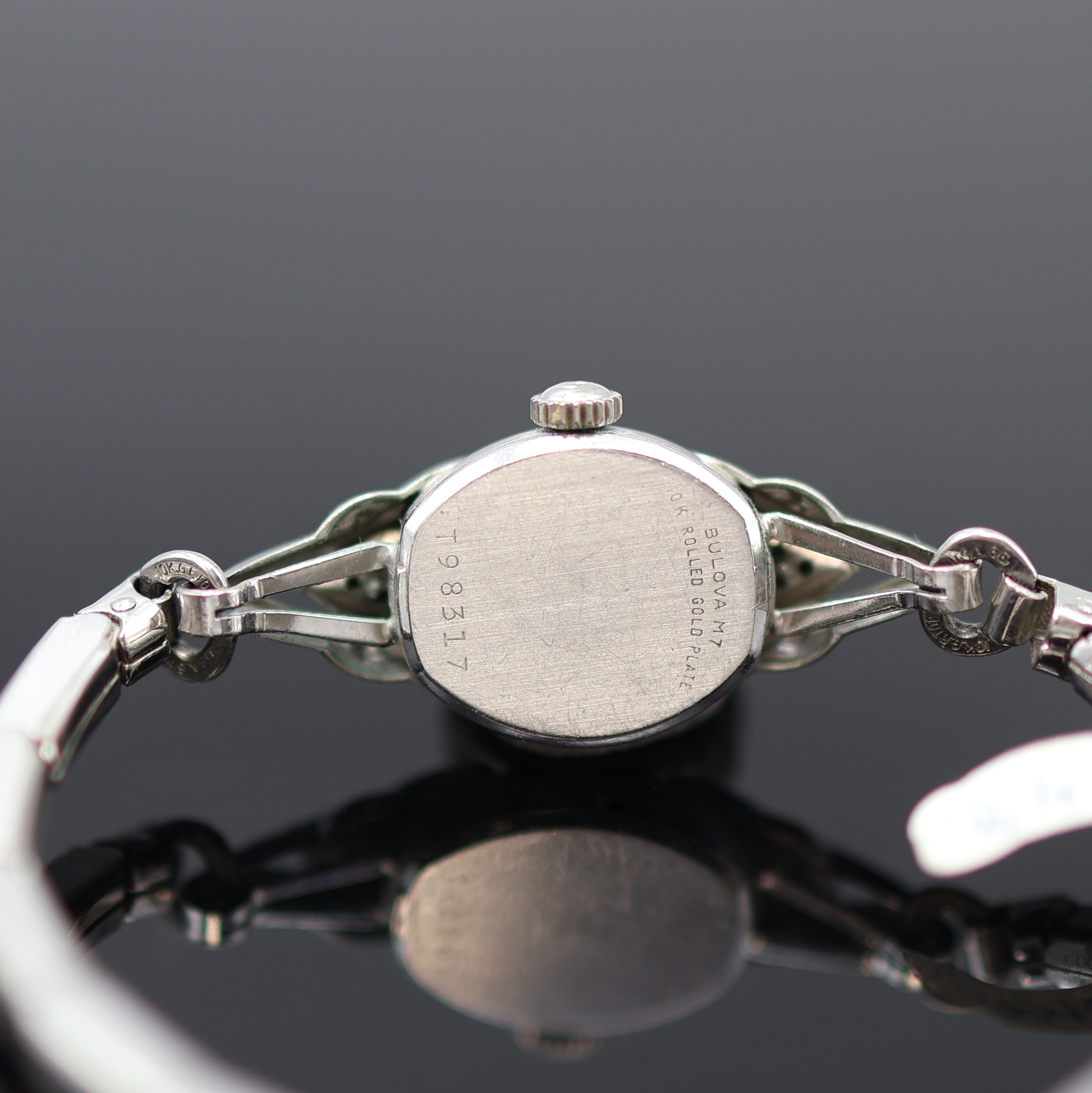 Detail f: 3 Art-Deco Damenarmbanduhren 2x in WG 585/000 und 1x 10k Gold filled, Schweiz um 1925- 1935, Handaufzug, 2x Scharniergeh., 1x Boden aufgedr., silb. ...