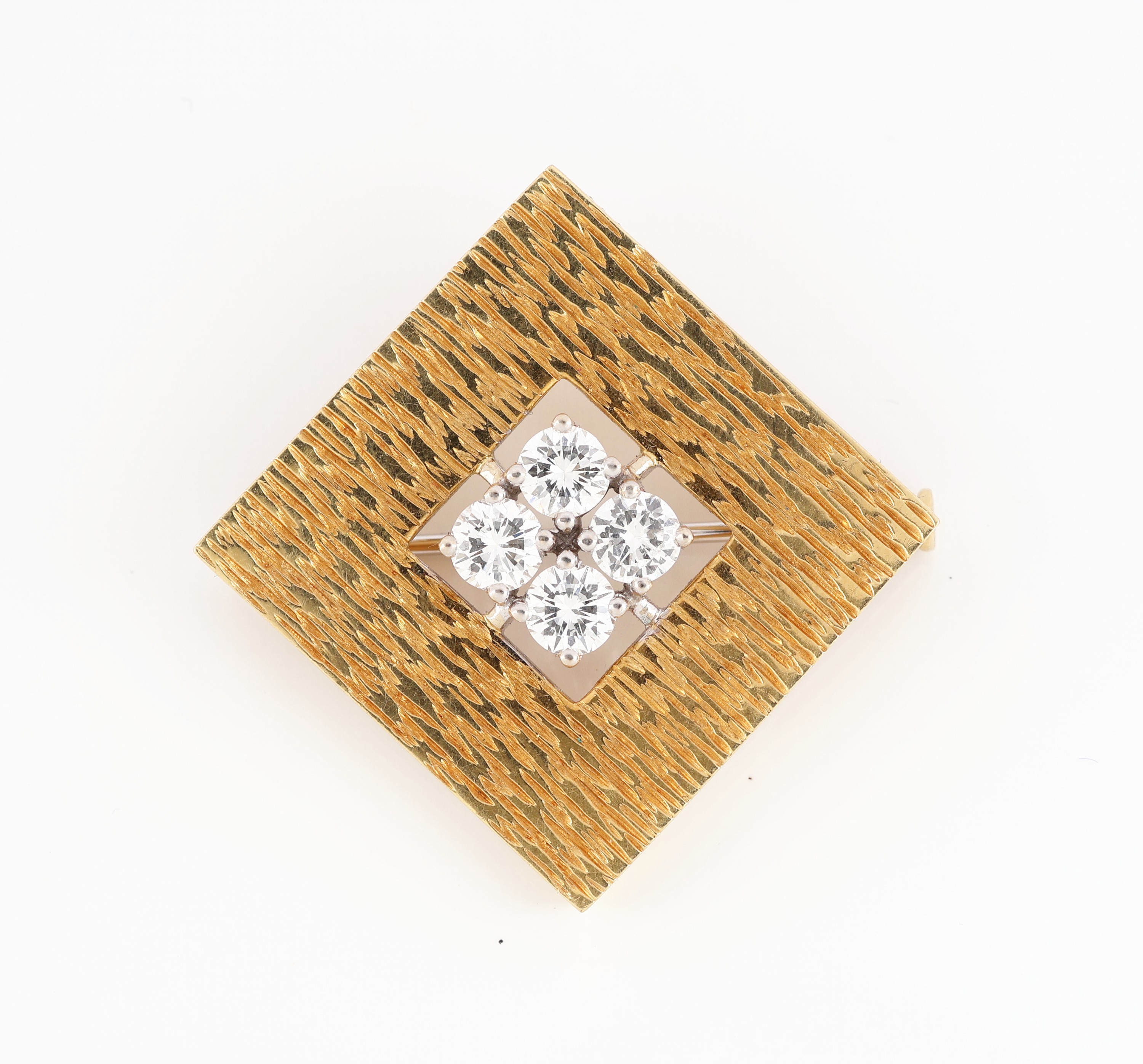 Detail a: 18 kt Gold LAUDIER Brillant-Brosche, 1960er Jahre, GG/WG 750/000, quadratisch, Oberfläche strukt., 4 in WG gefasste Brillanten zus. ca. 1.0 ct ...