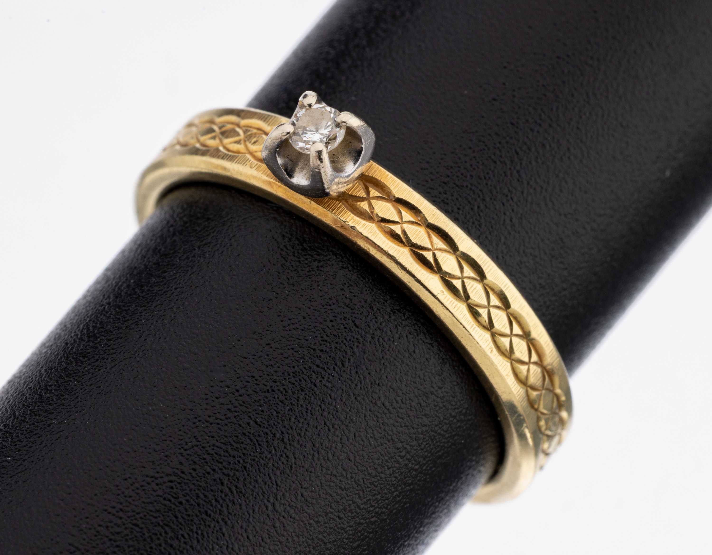 Image 27123467 - 14 kt Gold Brillant-Ring, GG 585/000, Brillant ca. 0.05 ct Weiß/si, RW 55, ca. 4.1 g ...
