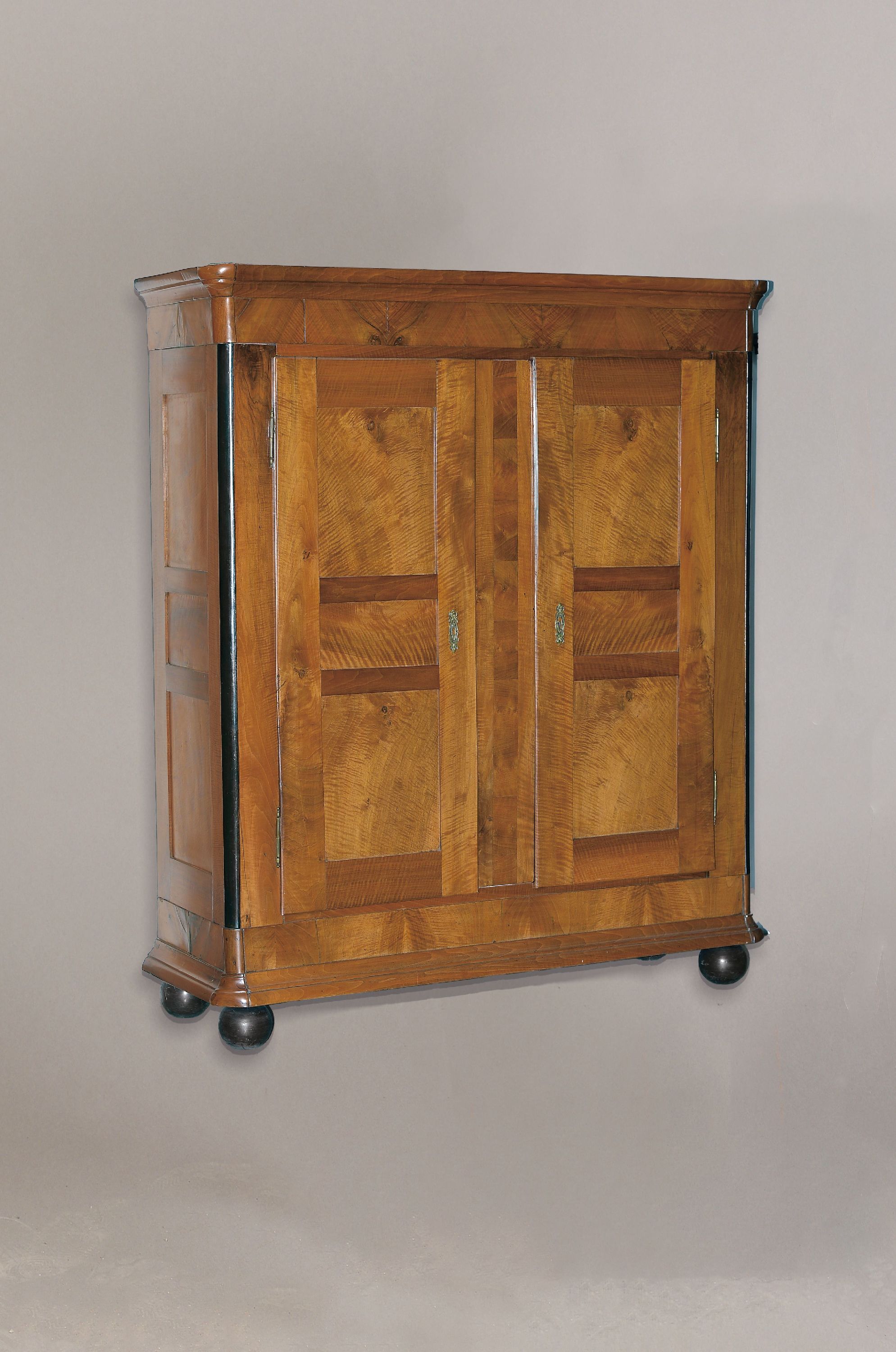Image 27123560 - Biedermeierschrank, südwestdeutsch, um 1830, Kirschbaum massiv, geschwärzte ...