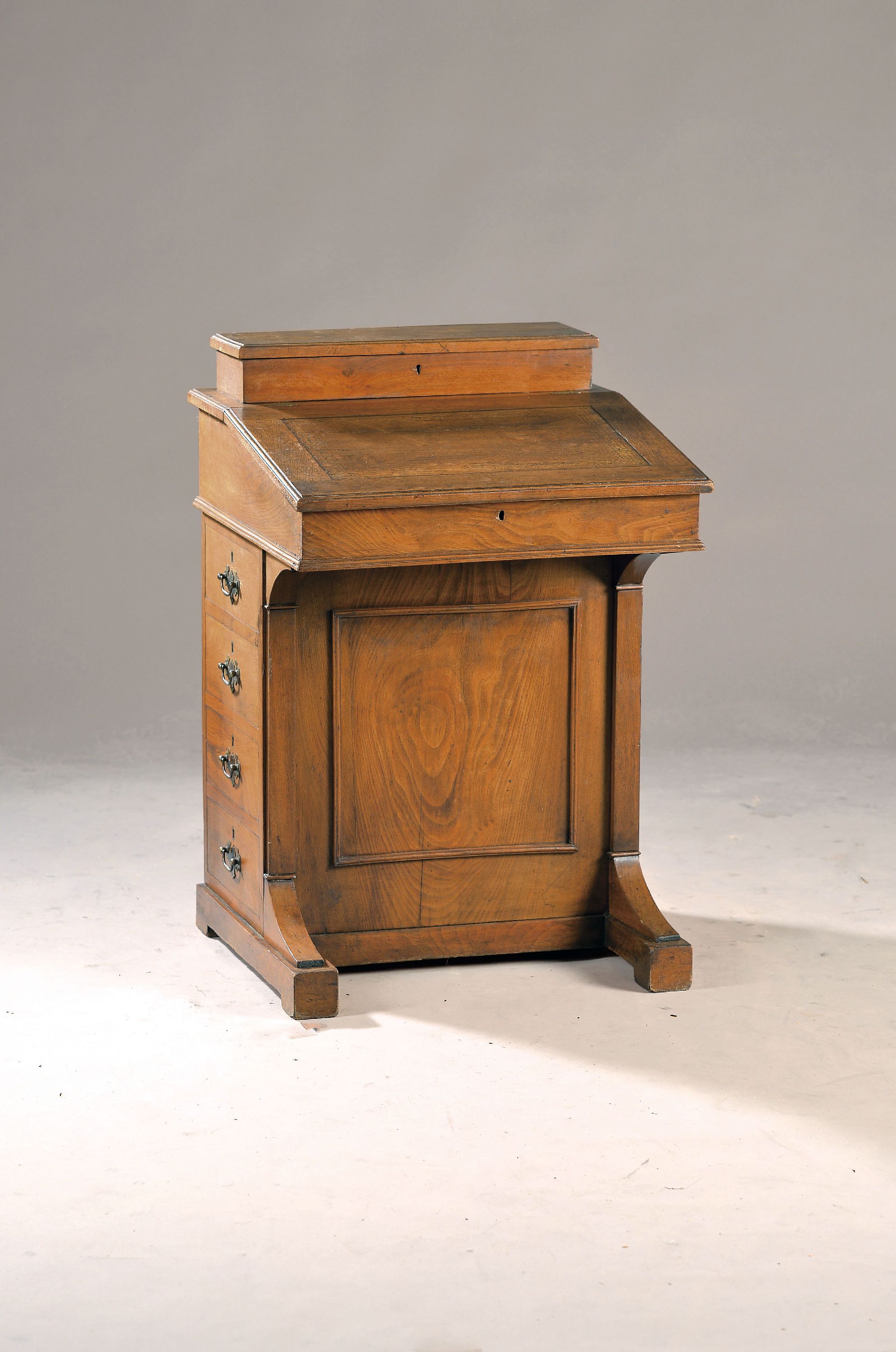 Image 27123571 - So-called Davenport secretary, England, around1910-20, folding writing surface, top with ...