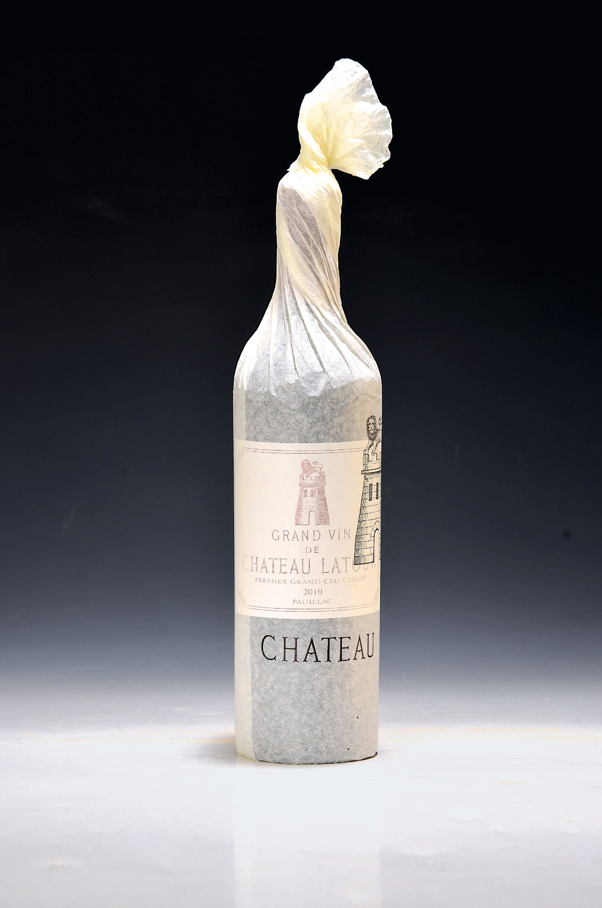 Image 27123625 - 1 Flasche 2010 Grand Vin de Chateau Latour, Pauillac, ca. 75cl, 14%Vol., High fill, 100 ...