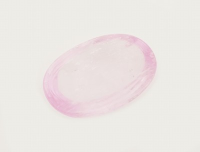 27123650b - Loser Kunzit, ca. 197 ct, Cabochon, ca. 47 x 32 x 14.7 mm