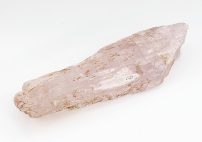 27123652a - Kunzit Kristall, ca. 1720 ct, schleifwürdige Qualität, L. ca. 14 cm