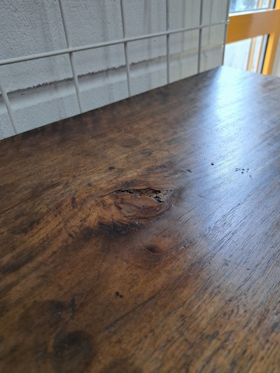 27123683h - Renaissance Truhe, Italien, um 1600, Nußbaummassiv, Front mit Reliefschnitzereien, ...