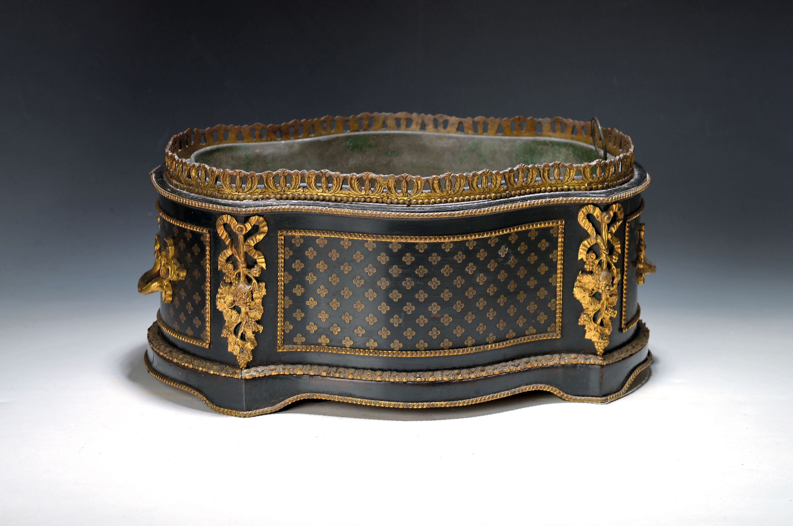 Image 27123710 - Jardiniere, Frankreich, um 1880, Napoleon III, mit Messingeinlagen in sog. Boulle-Optik, ...