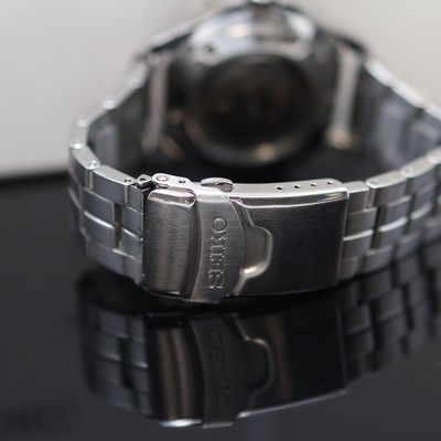 27123789d - SEIKO 5 Sports Herrenarmbanduhr in Stahl Referenz SRP203K1, Japan um 2015, Automatik, ...