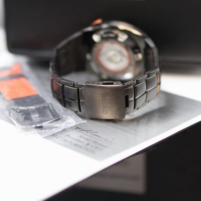 27123791d - SEIKO Kinetic Sportura auf 2005 limitierter Armbandchronograph Referenz SLQ019J1, Japan ...