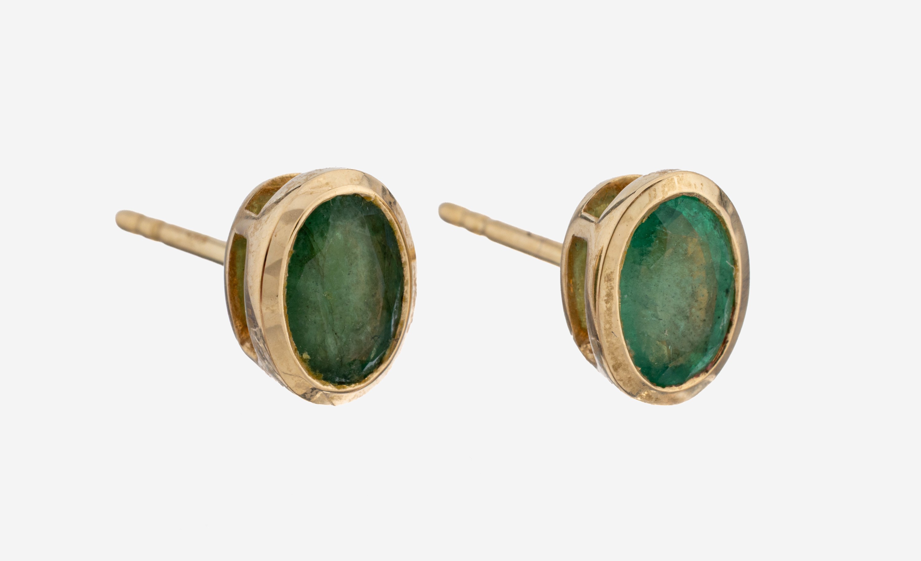Image 27123832 - Pair of 14 kt gold emerald-earrings , YG 585/000, 2 oval bevelled emeralds total approx. ...
