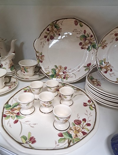 27123899e - Frühstücksgeschirr für 8 Personen, Villeroy & Boch, Modell Portobello, Kaffeekanne, ...