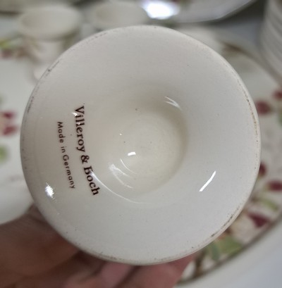 27123899i - Frühstücksgeschirr für 8 Personen, Villeroy & Boch, Modell Portobello, Kaffeekanne, ...