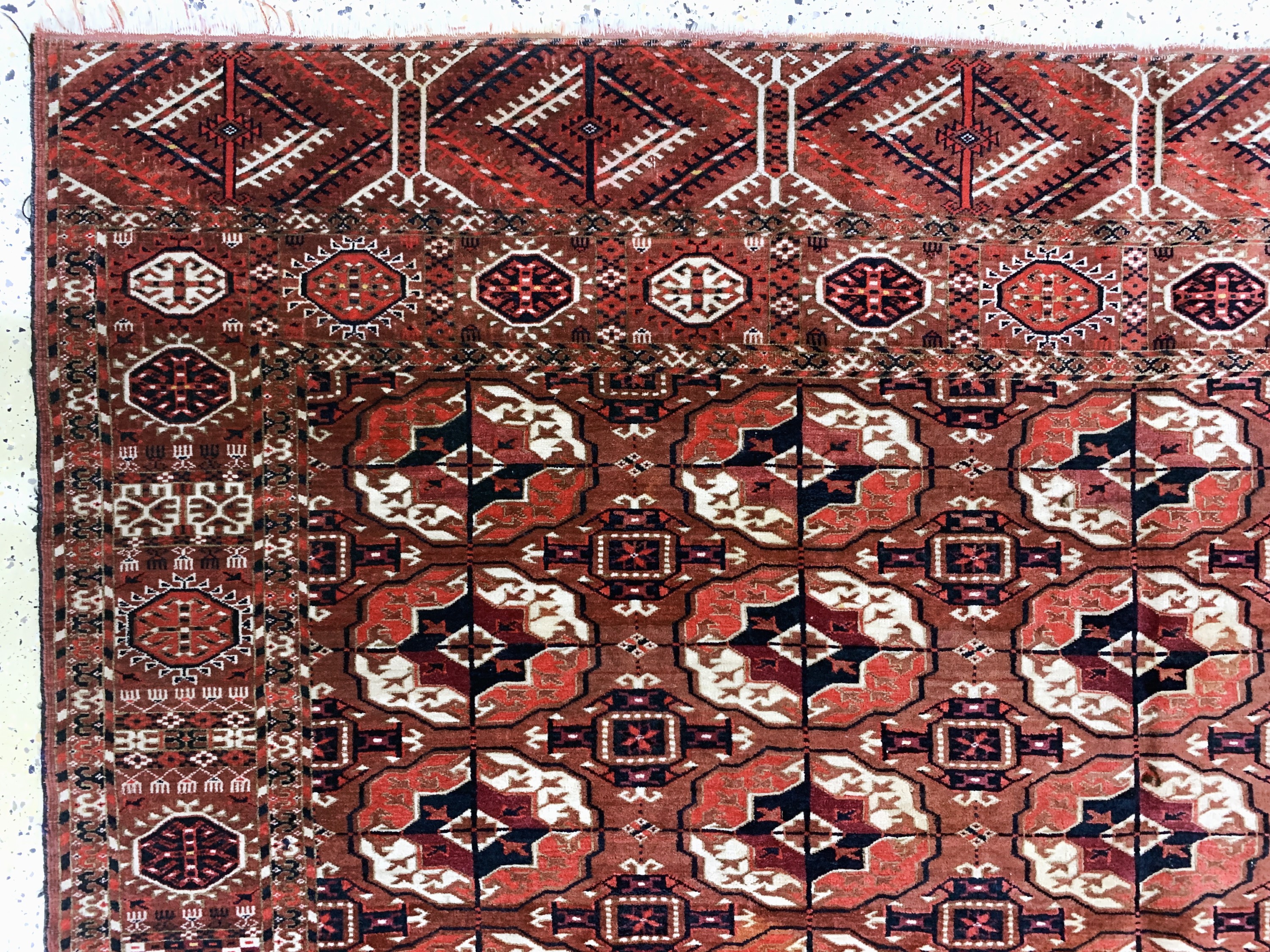 Detail g: Tekke"Hauptteppich"antik, Turkmenistan, 19.Jhd, Wolle auf Wolle, ca. 277 x 207 cm, EHZ: 2-3