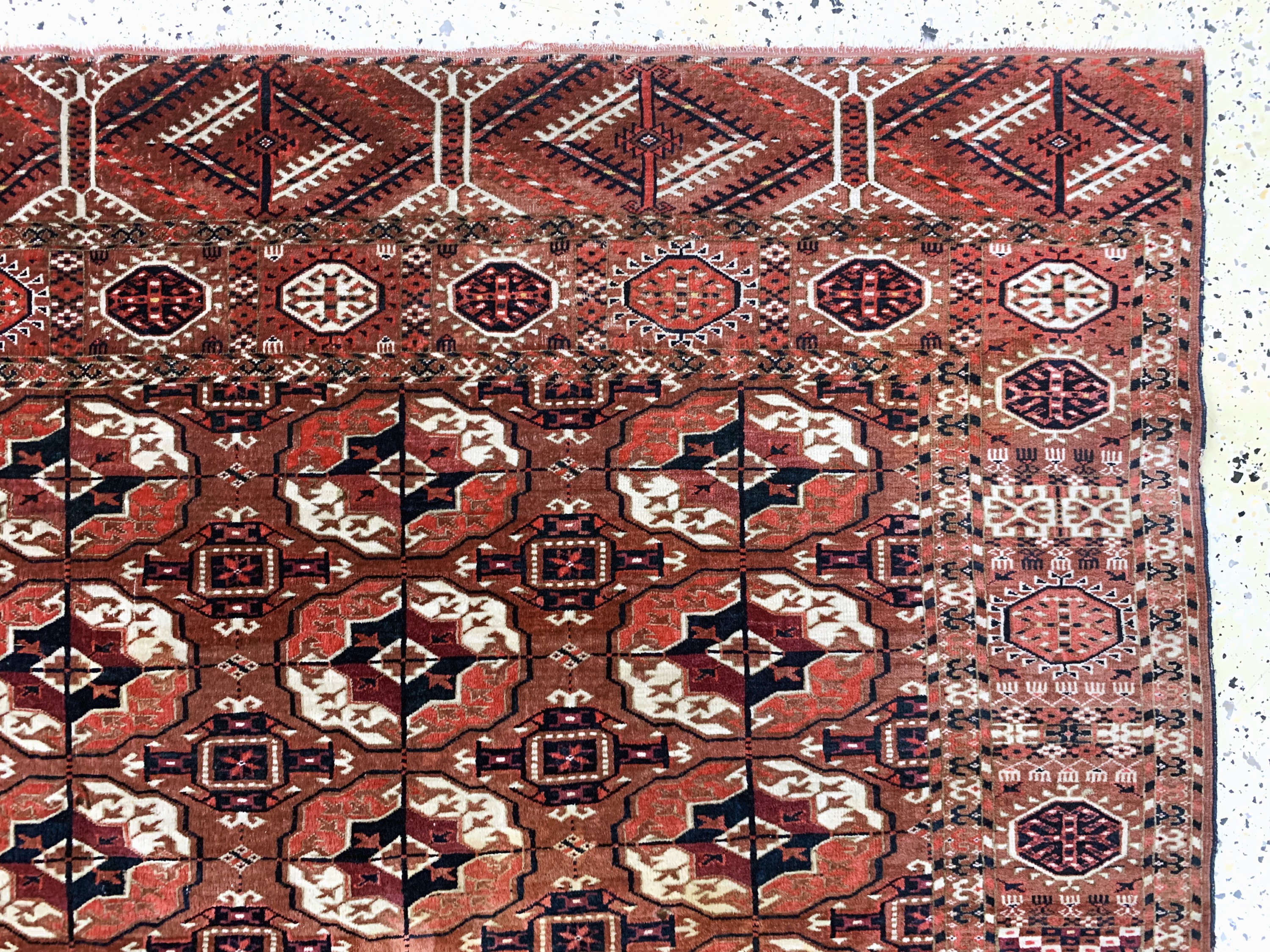 Detail h: Tekke"Hauptteppich"antik, Turkmenistan, 19.Jhd, Wolle auf Wolle, ca. 277 x 207 cm, EHZ: 2-3