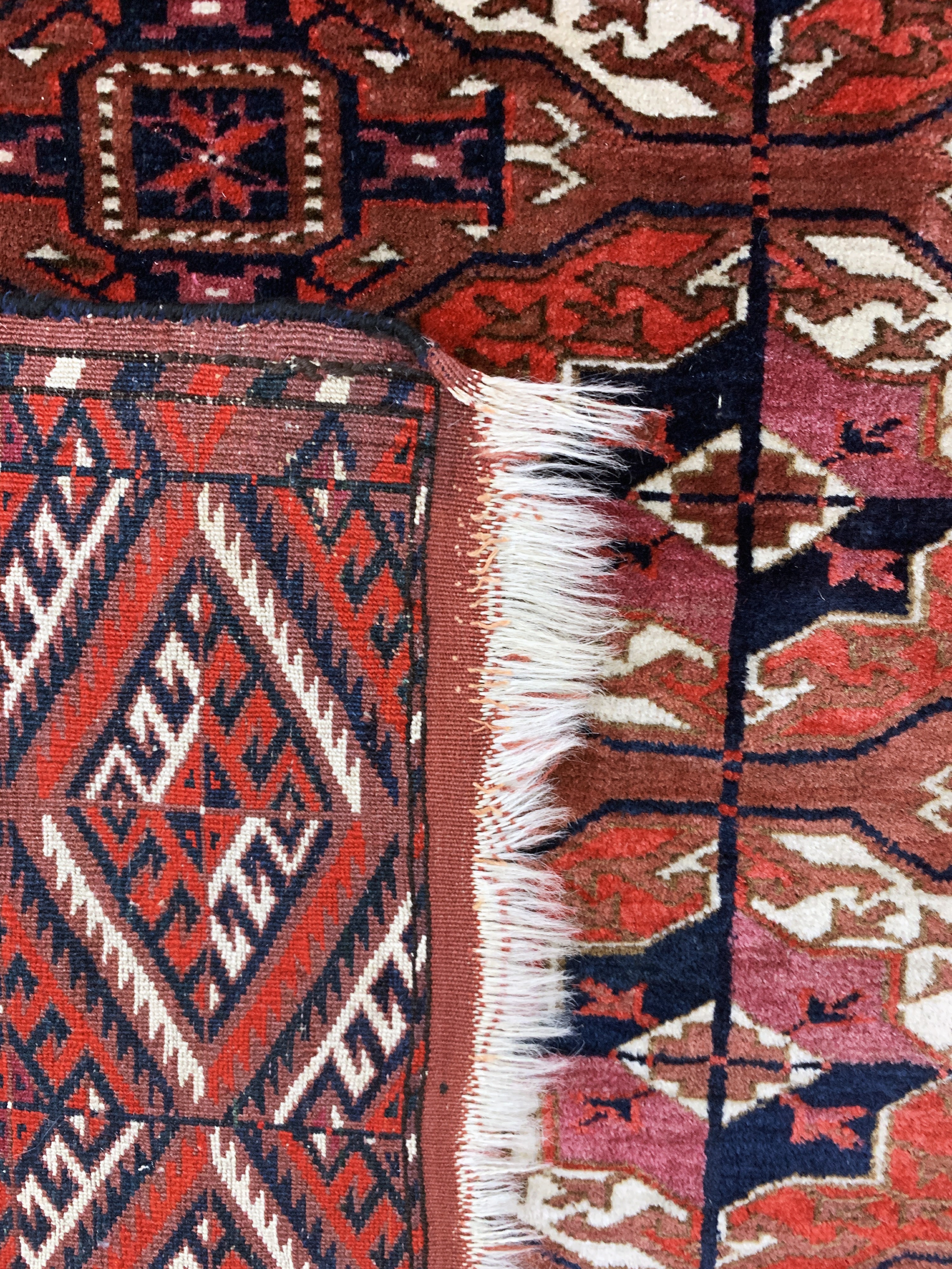 Detail j: Tekke"Hauptteppich"antik, Turkmenistan, 19.Jhd, Wolle auf Wolle, ca. 277 x 207 cm, EHZ: 2-3