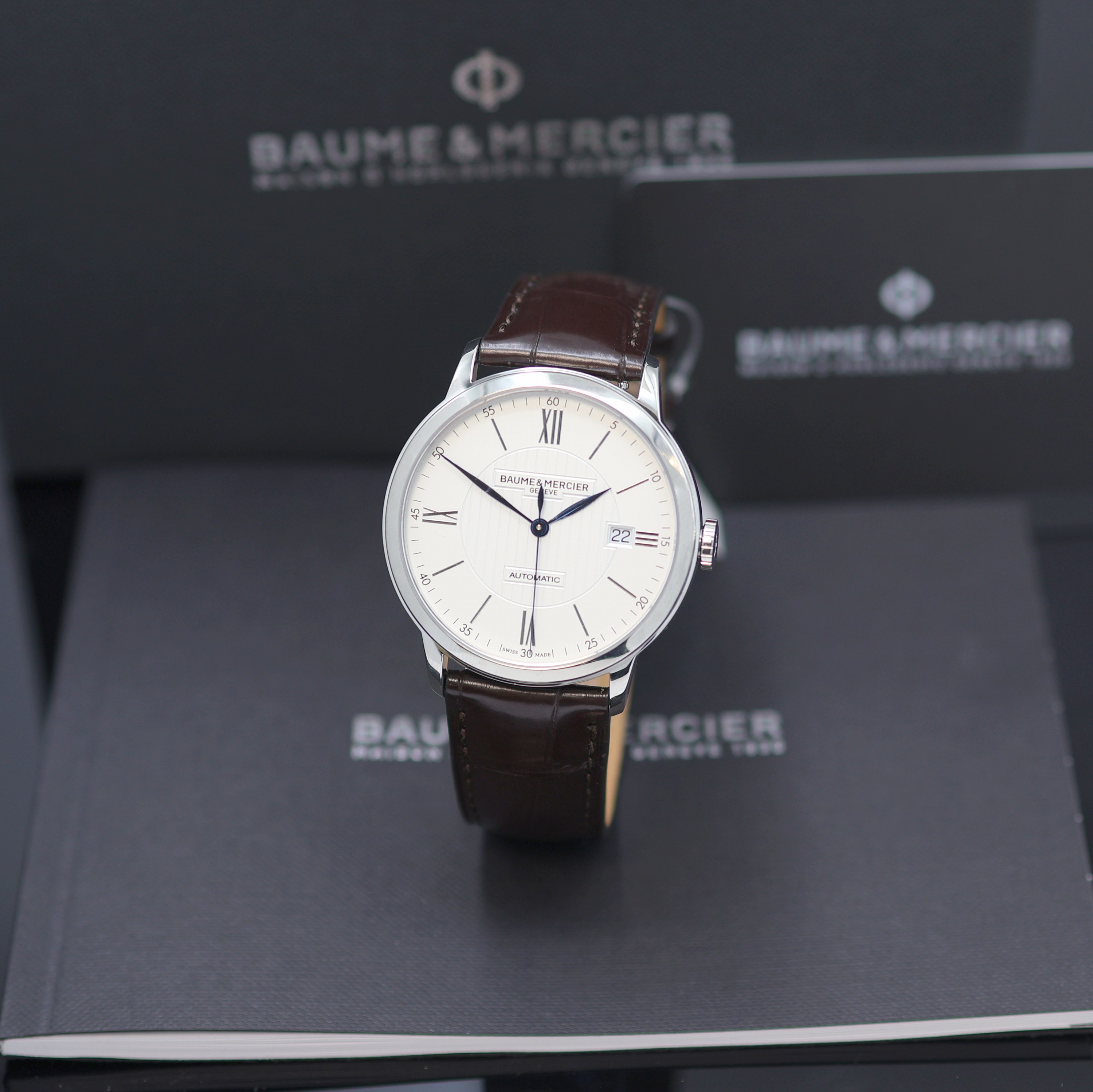 Image 27123916 - BAUME & MERCIER Classima ungetragene Herrenarmbanduhr Referenz M0A10214, Automatik, ...