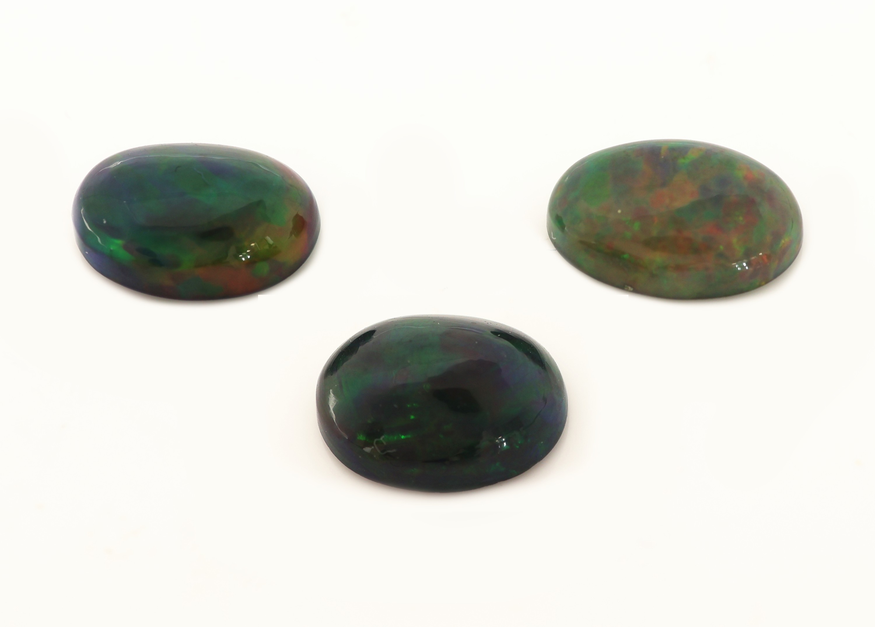 Image 27123953 - 3 lose Schwarzopale, zus. ca. 8.59 ct, ovale Cabochon, versch. Größen, versch. ...