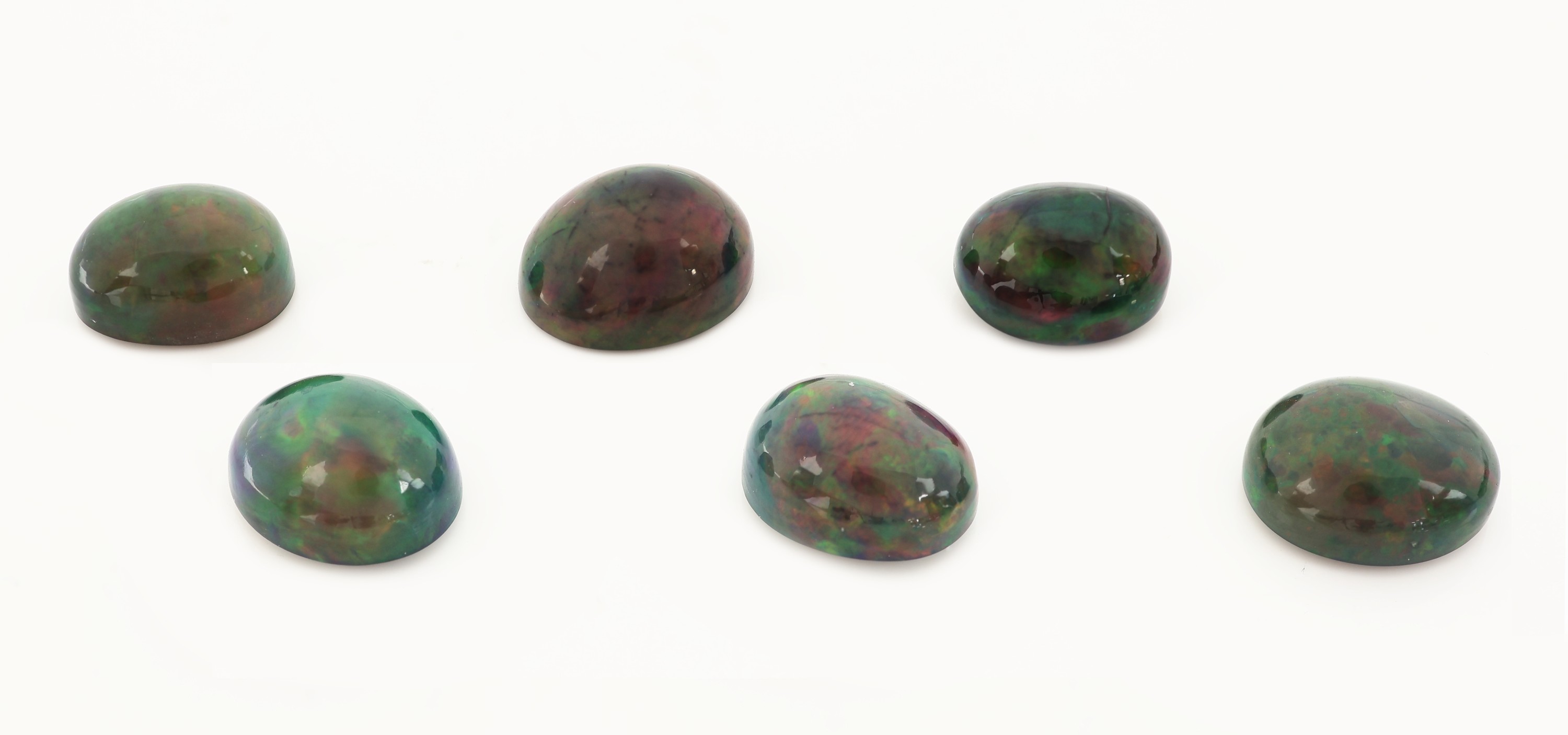 Image 27123957 - 6 lose Schwarzopale, 27.82 ct, ovale Cabochonsin versch. Größen und Farbspielen, wohl ...
