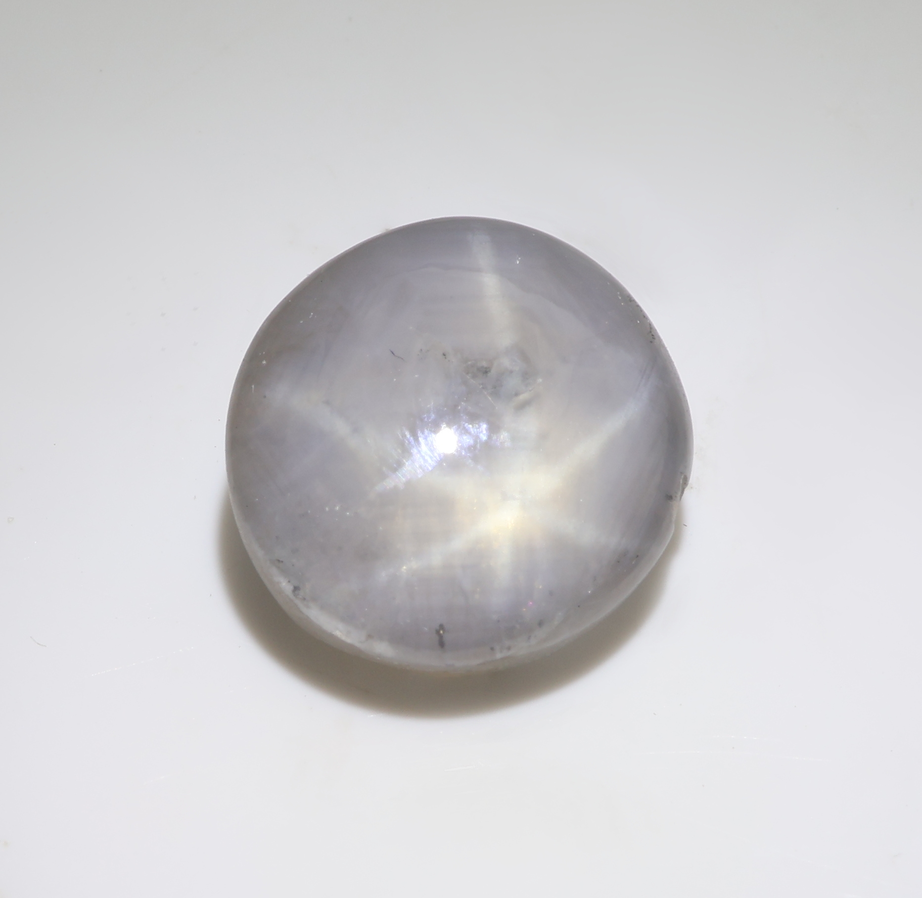 Detail a: Loser Sternsaphir, ca. 5.22 ct, Cabochon