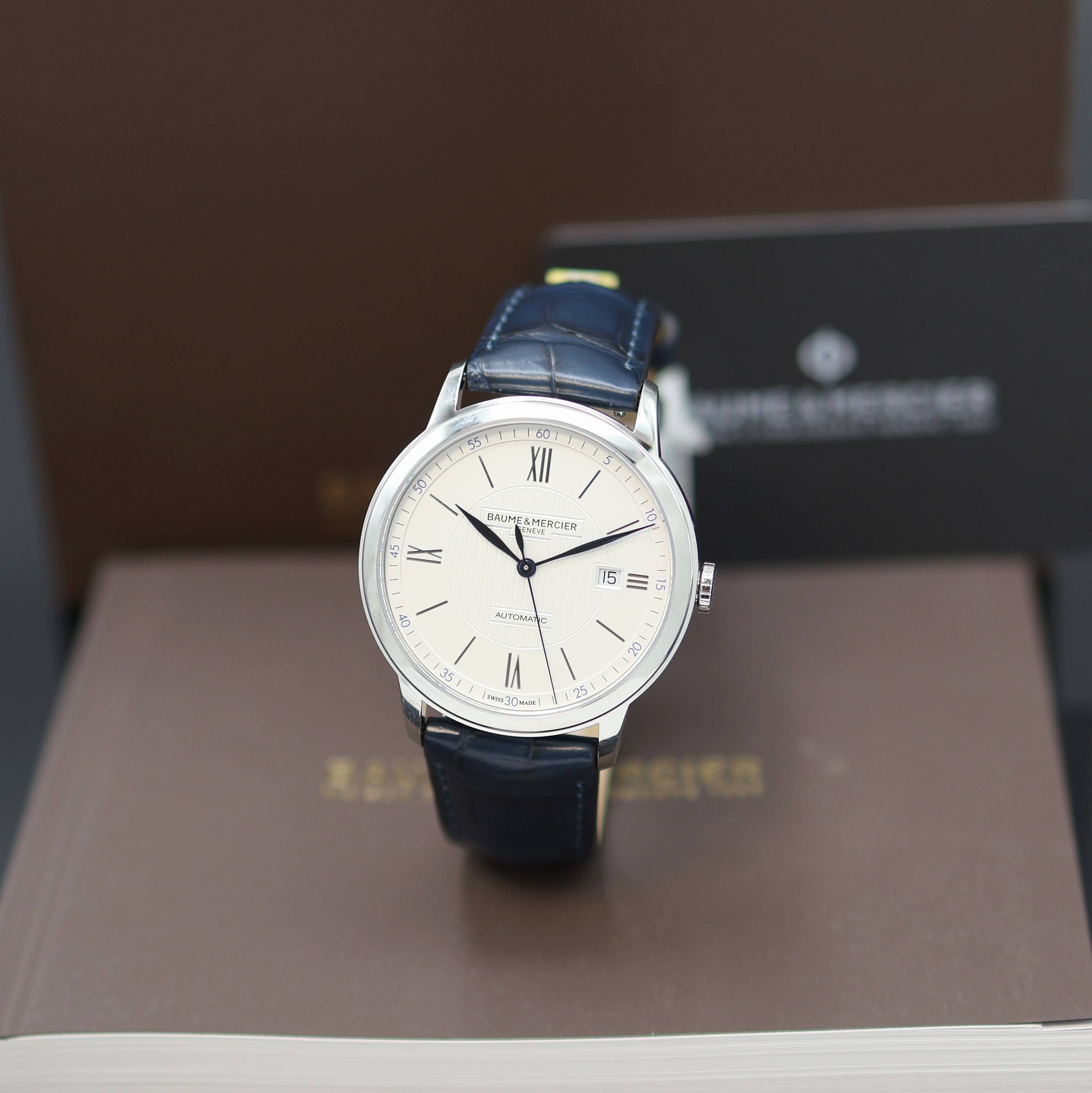 Image 27123995 - BAUME & MERCIER Classima ungetragene Herrenarmbanduhr Referenz M0A10333, Automatik, ...