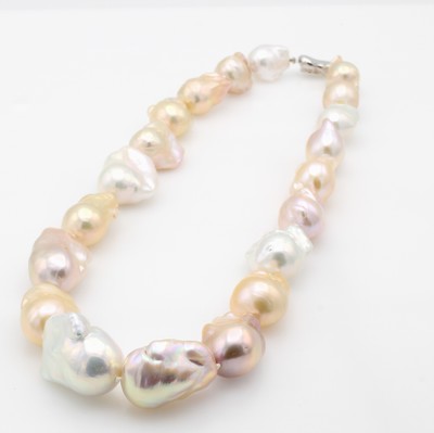 27123909a - Barocke Süßwasserzuchtperlenkette, Schließe 925er Silber, multicolorfarb. Perlen, D. ...