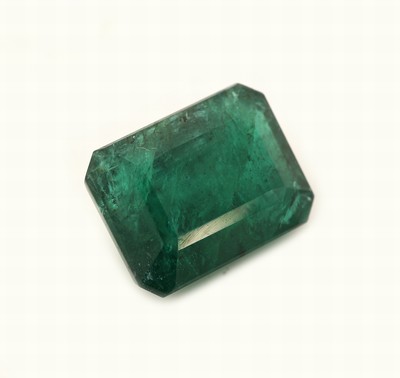 27123928a - Loser Smaragd, ca. 9.16 ct, ca. 14.22 x 10.88 x 7.77 mm, Reinheitsbehandelt, ...