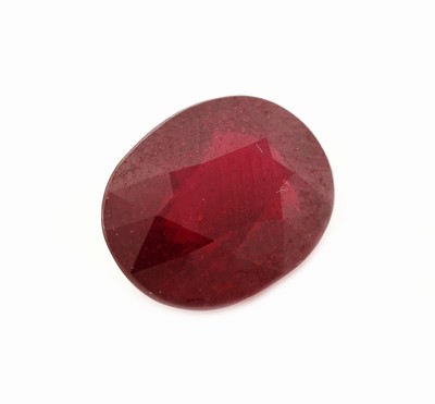 27123939a - Loser Rubin, 6.39 ct, ca. 12.33 x 9.85 x 5.67 mm, ovalfacett., Anzeichen für ...