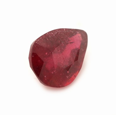 27123940a - Loser Rubin, ca. 2.25 ct, facett. Tropfen, beh. Schätzpreis: 1000, - EUR