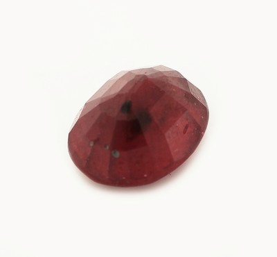 27123942b - Loser Rubin, ca. 2.88 ct, ovalfacett., ca. 8.89 x 7.07 x 4.89 mm Schätzpreis: 700, - EUR