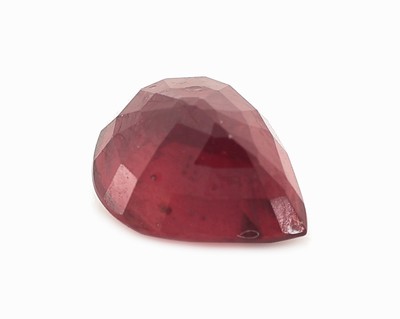 27123944b - Loser Rubin, 2.47 ct, facett. Tropfen, ca. 8.73 x 7.14 x 4.83 mm, beh. Schätzpreis: 700, ...