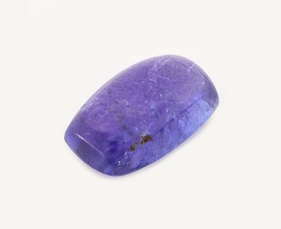 27123946a - Loser Tansanit, 7.45 ct, rechteckiger Cabochon, ca. 13.5 x 8.2 x 6.0 mm Schätzpreis: ...