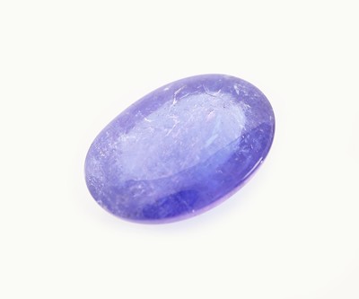 27123949b - Loser Tansanit, 6.67 ct, ovaler Cabochon, ca. 13.6 x 9.7 x 5.96 mm Schätzpreis: 2000, - ...