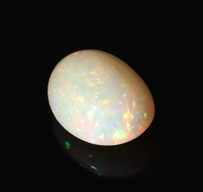27123960b - Loser Opal, ca. 5.13 ct, ovaler Cabochon, schönes Farbspiel in Rot, Gelb und Grün ...