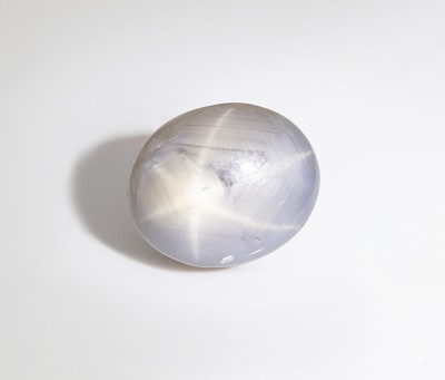 27123967b - Loser Sternsaphir, ca. 11.11 ct, ovaler Cabochon Schätzpreis: 1100, - EUR