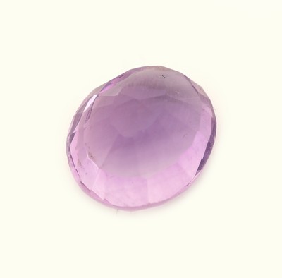 27123974a - Loser Amethyst, ca. 5.88 ct, ovalfacett. Schätzpreis: 180, - EUR
