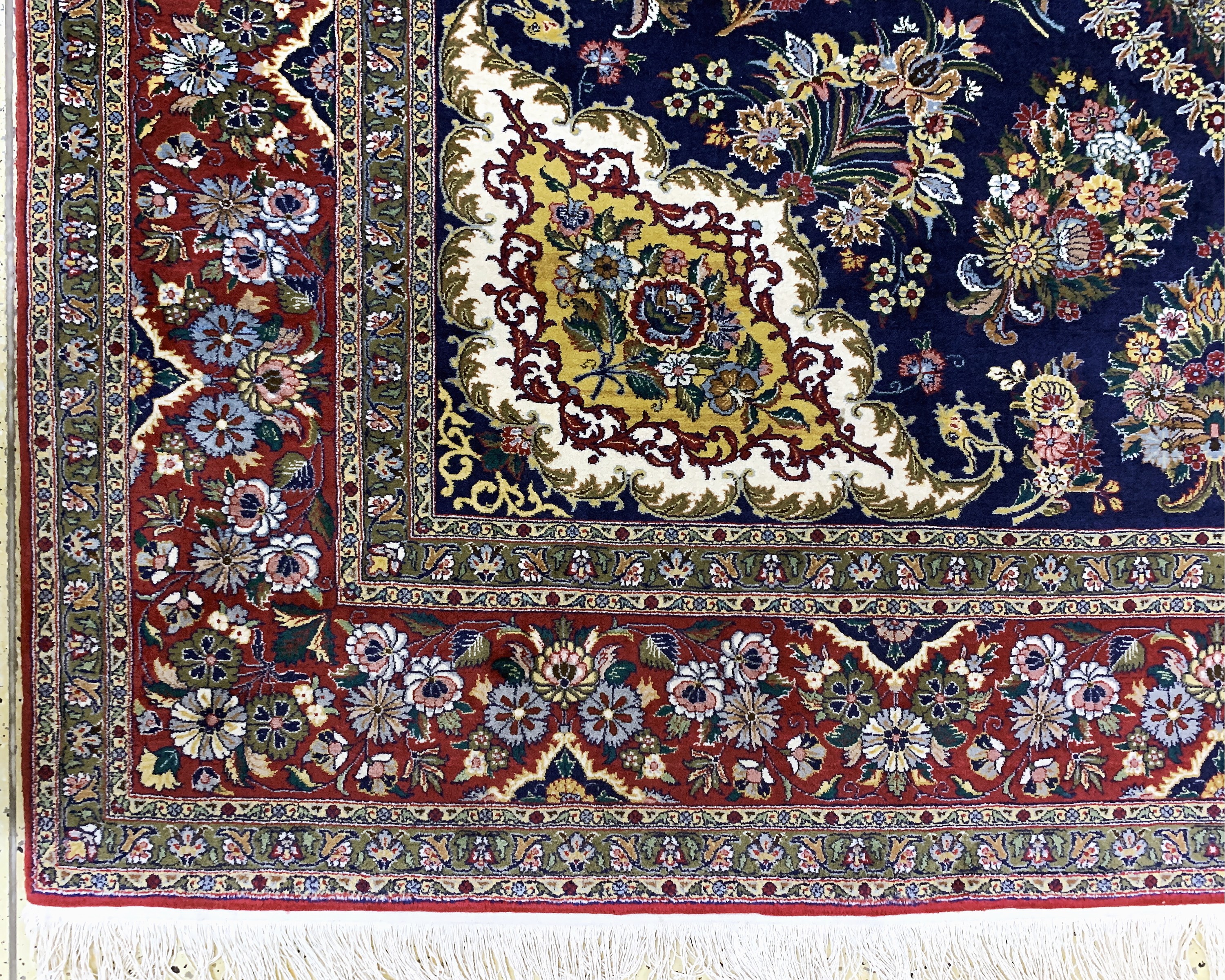 Detail b: Indo Sarogh, Indien, Ende 20.Jhd, Wolle aufBaumwolle, ca. 235 x 250 cm, EHZ: 2