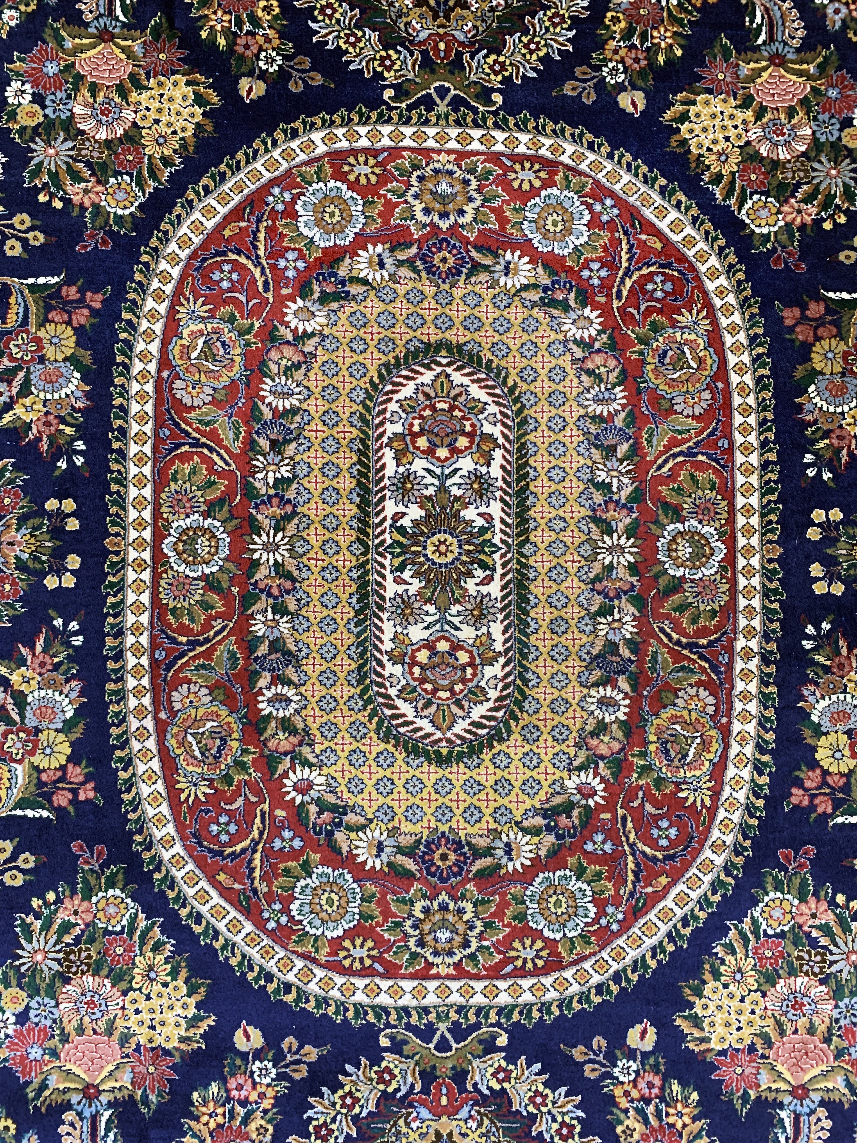 Detail d: Indo Sarogh, Indien, Ende 20.Jhd, Wolle aufBaumwolle, ca. 235 x 250 cm, EHZ: 2