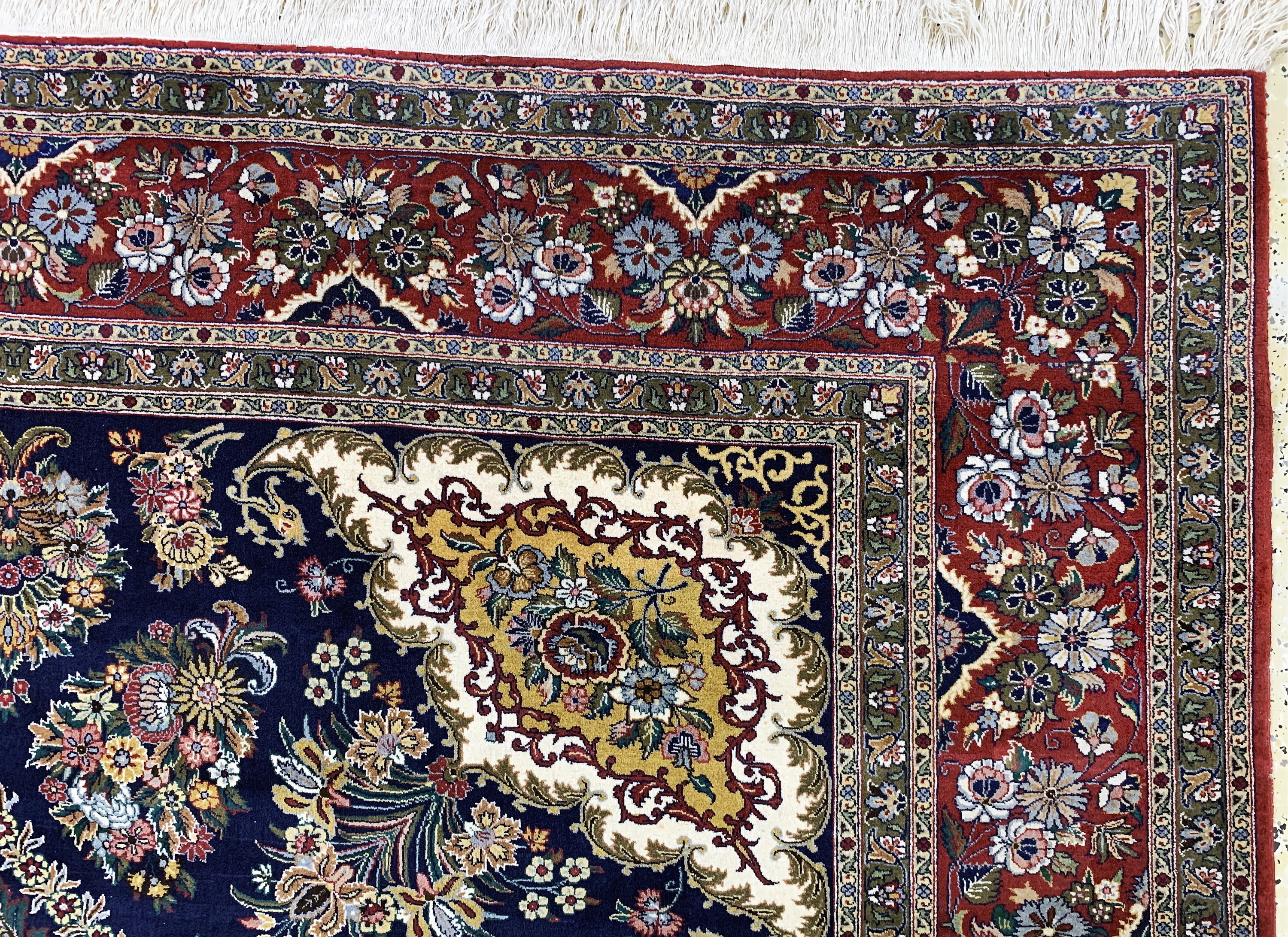 Detail f: Indo Sarogh, Indien, Ende 20.Jhd, Wolle aufBaumwolle, ca. 235 x 250 cm, EHZ: 2