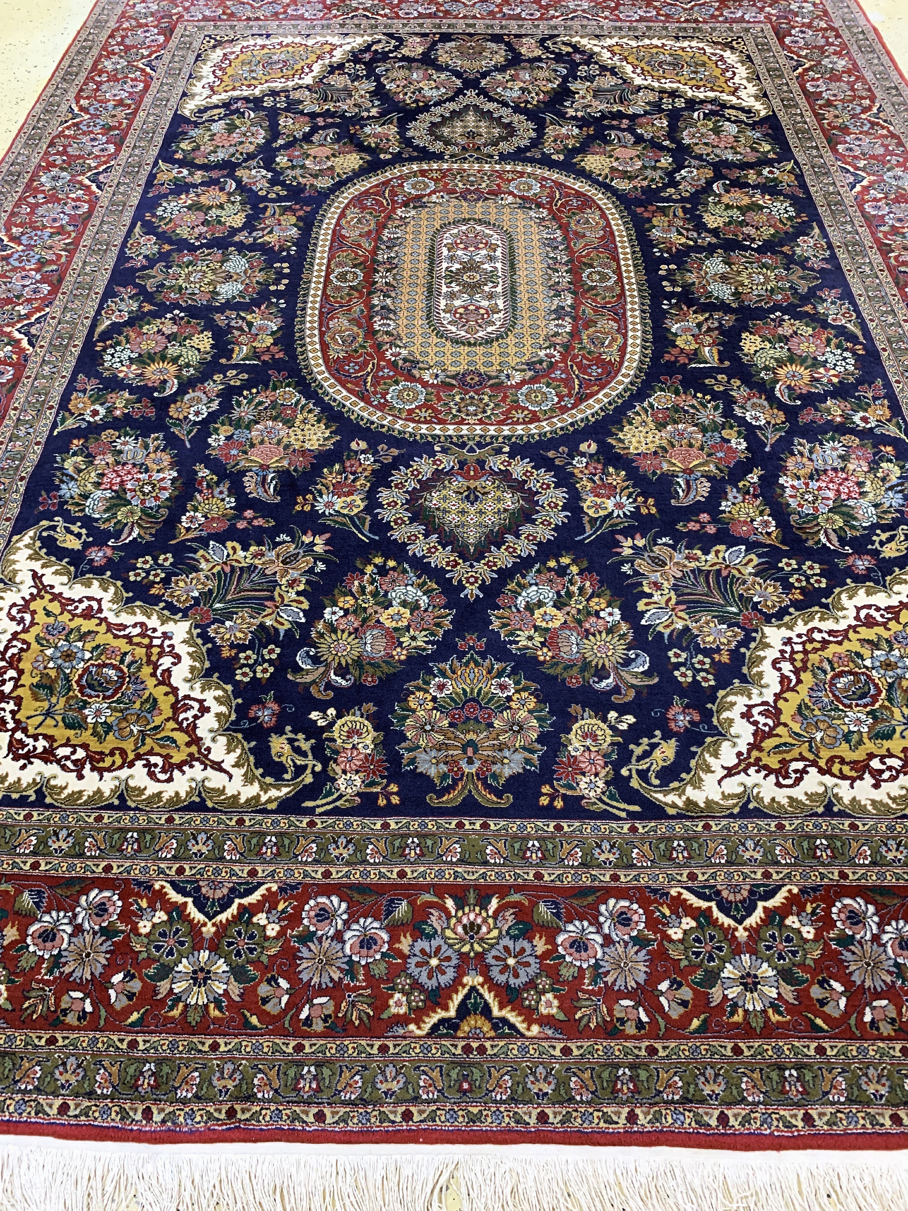 Detail h: Indo Sarogh, Indien, Ende 20.Jhd, Wolle aufBaumwolle, ca. 235 x 250 cm, EHZ: 2
