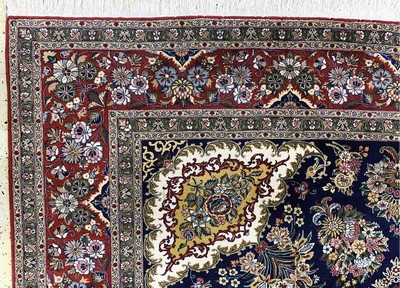 27124002g - Indo Sarogh, Indien, Ende 20.Jhd, Wolle aufBaumwolle, ca. 235 x 250 cm, EHZ: 2 ...