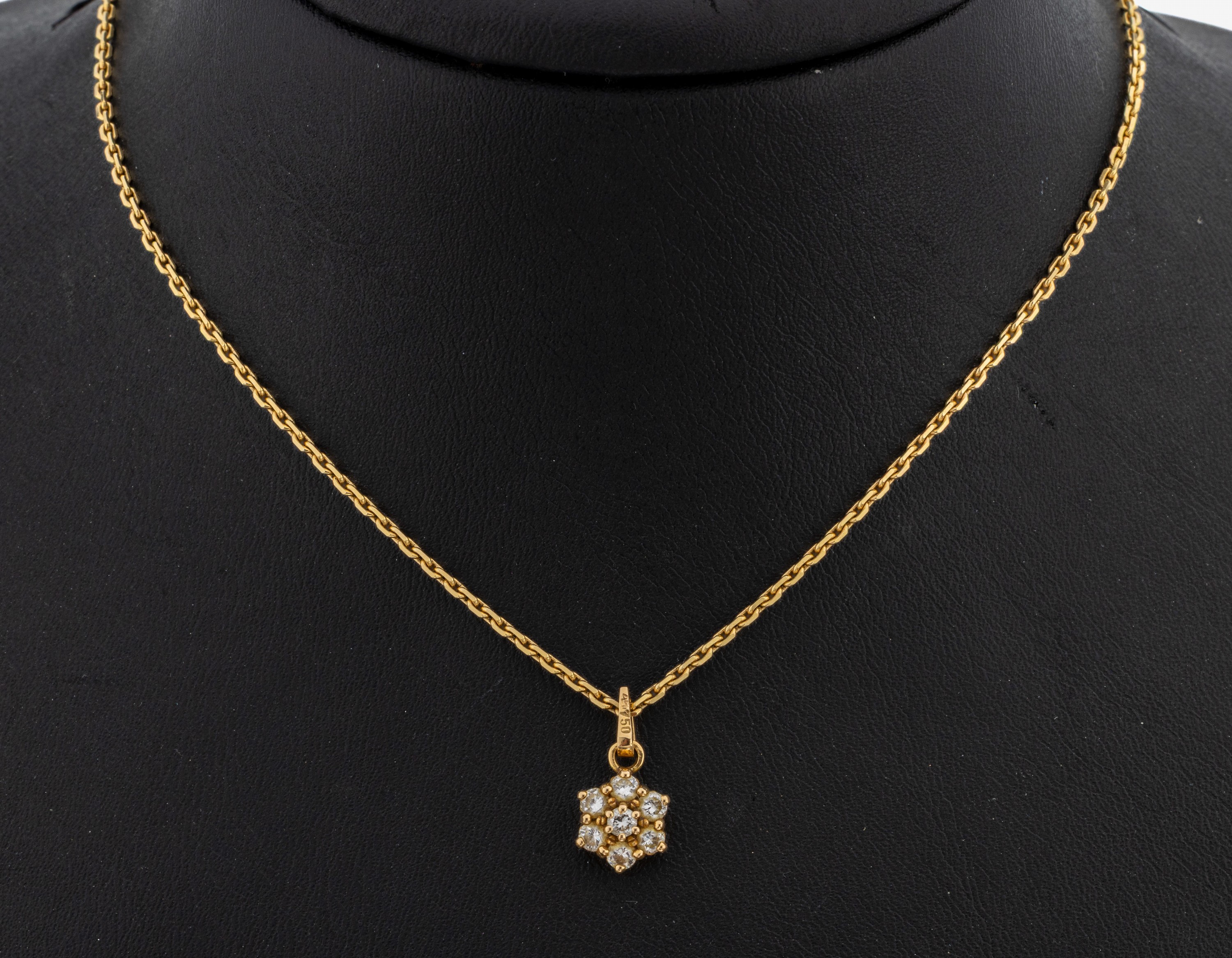 Detail a: 18 kt Gold Brillant-Anhänger, GG 750/000, 7Brillanten zus. ca. 0.60 ct Weiß/si, an Kette, GG 585/000, L. ca. 45 cm, Federringschließe, ca. 5.5 g